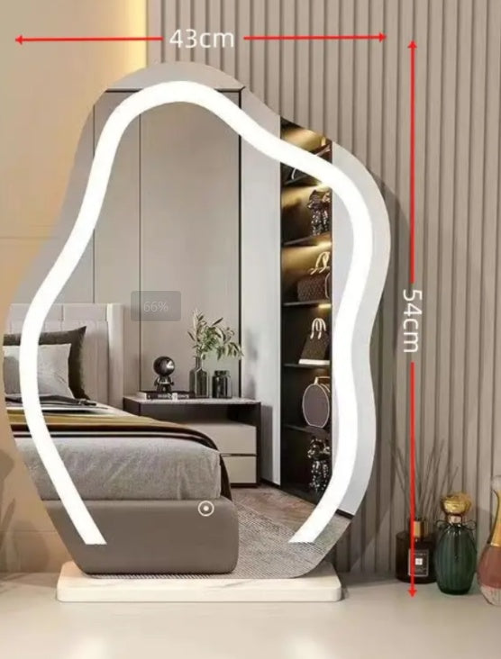 Specchio Vanity a Forma di Nuvola – con Luci LED a 3 Tonalità