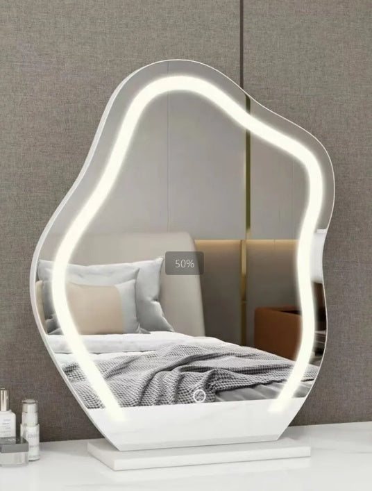 Specchio Vanity a Forma di Nuvola – con Luci LED a 3 Tonalità