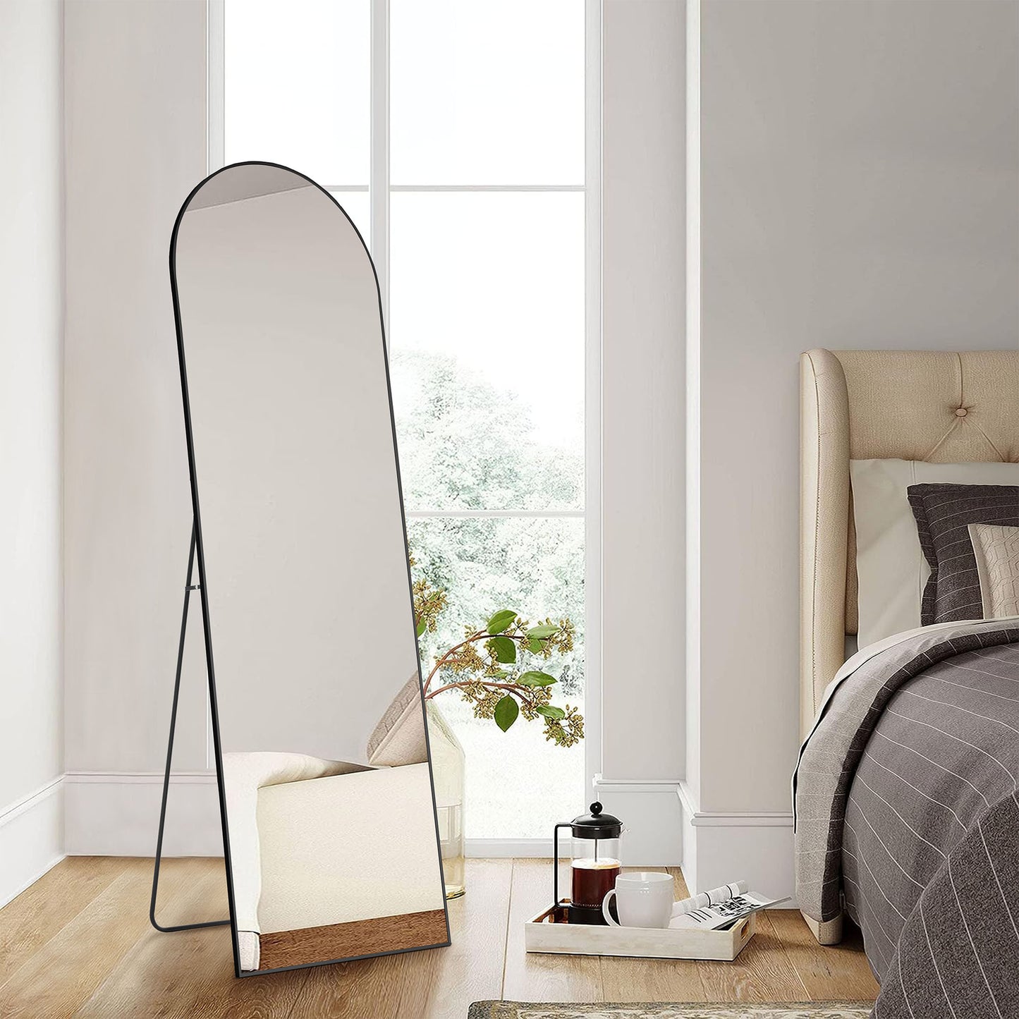 Specchio da Terra con Cornice in Alluminio – Design Sottile & Elegante