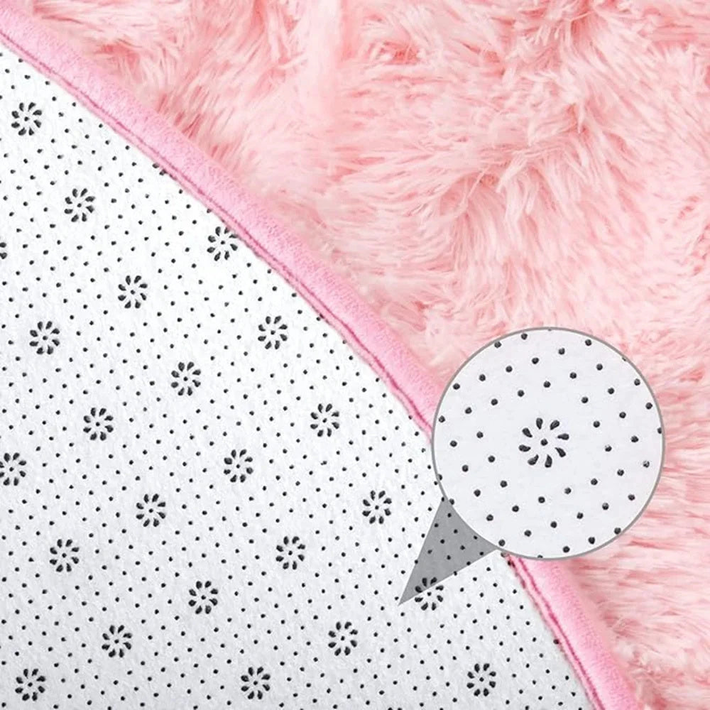Tappeto Morbido in Peluche – Eleganza e Comfort ai Tuoi Piedi